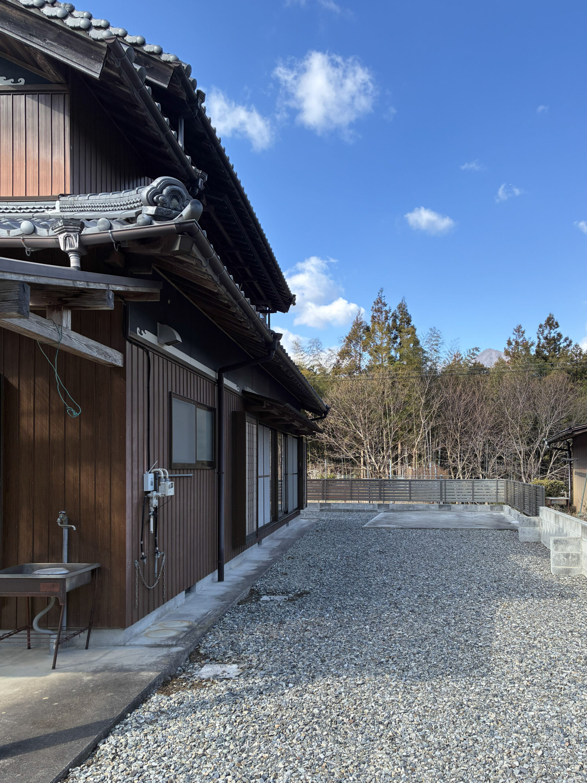 1990s wood house on a large plot in Matsusaka Kahada