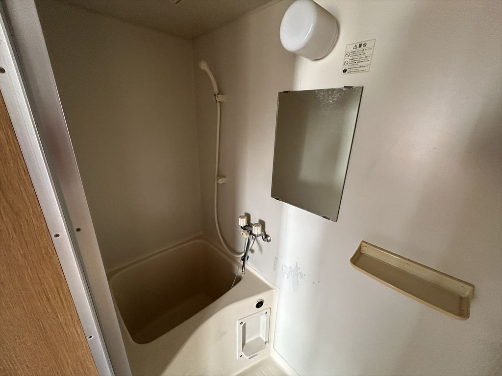 1990s wood house, 15-min walk to station, Mie