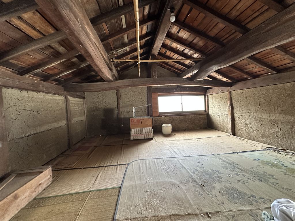 1970s wood house, 10-min walk to station, Gifu