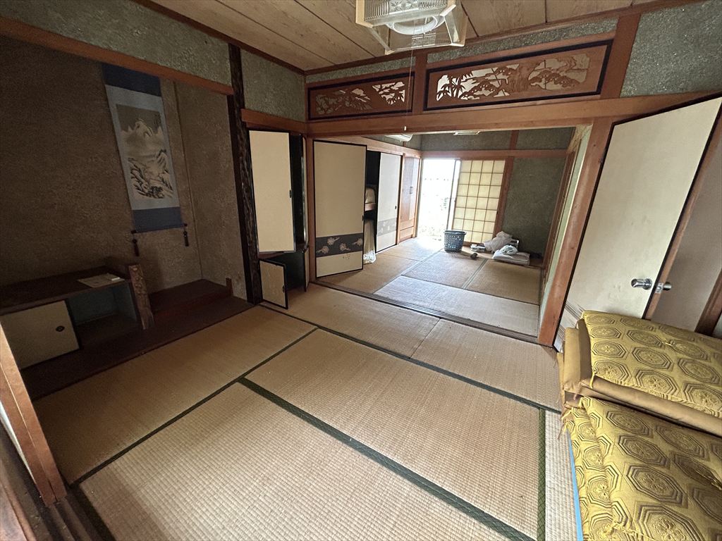 1970s wood house in Mie