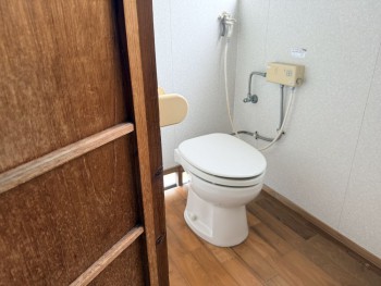 1980s house with outbuildings in Minamisatsuma, Kagoshima