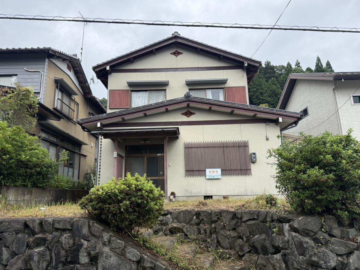 1970s wood house near the coast in Miyazu, Kyoto