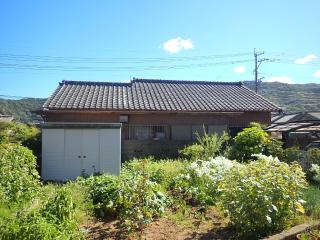 1950s wood house, 16-min walk to station, Oita