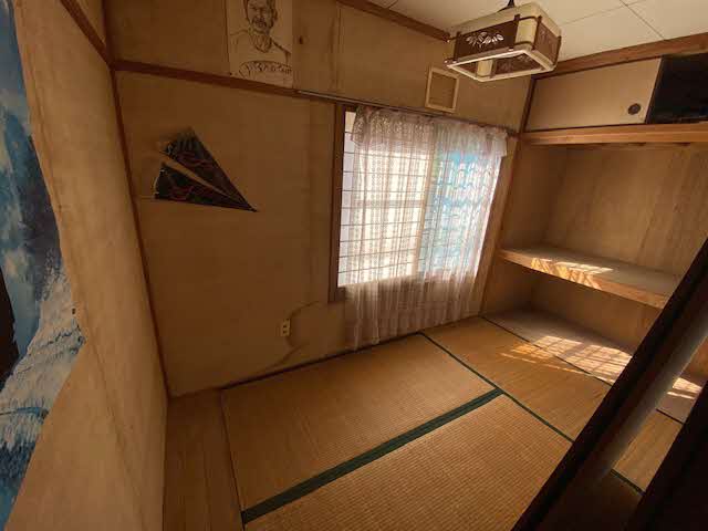 1970s concrete house in Shimane