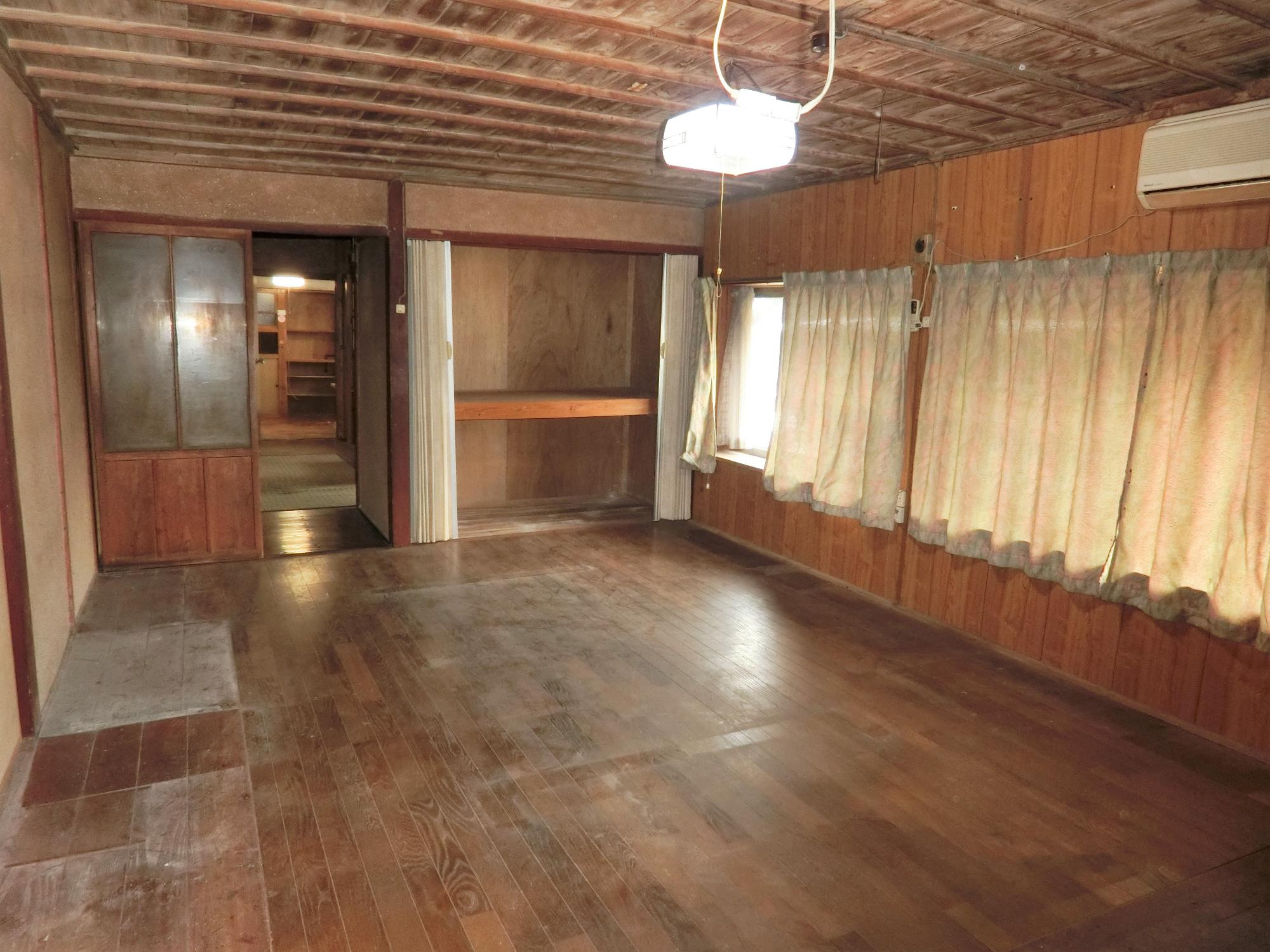 1920s wood house with storehouses in Fukuoka