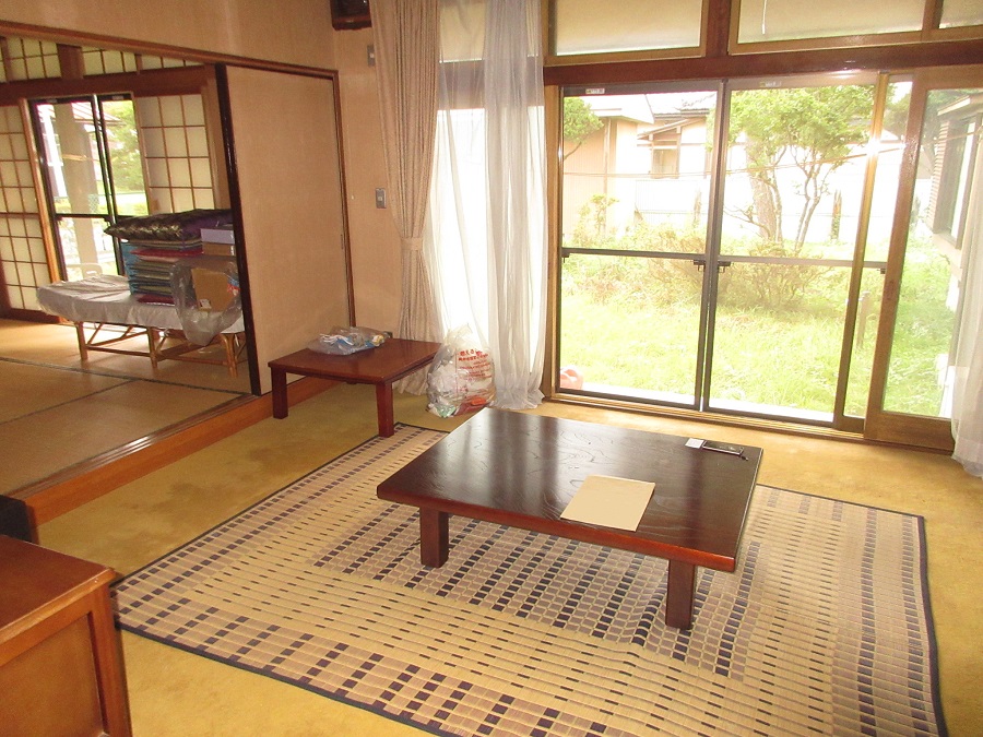 1980s wood house, 9-min walk to station, Iwate