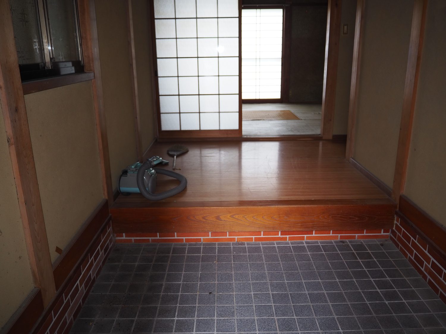 1980s wood house, 6-min walk to station, Hyogo