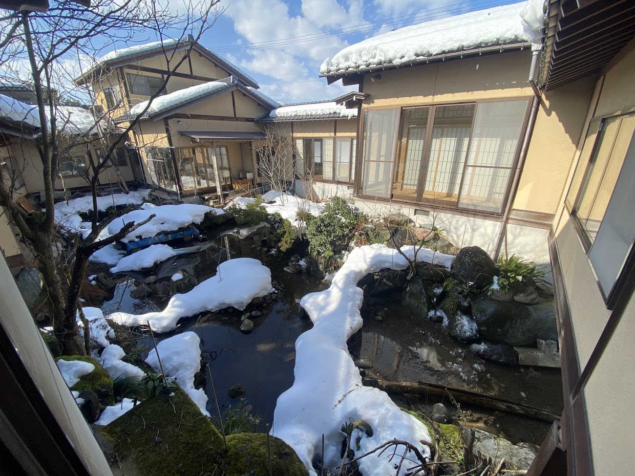 2000s wood house in Toyama