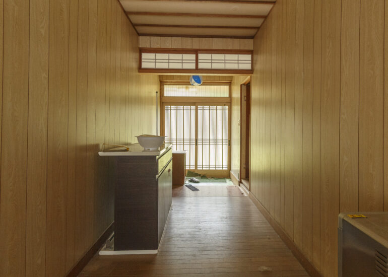 Wood house on a large plot in Matsusaka Kahada