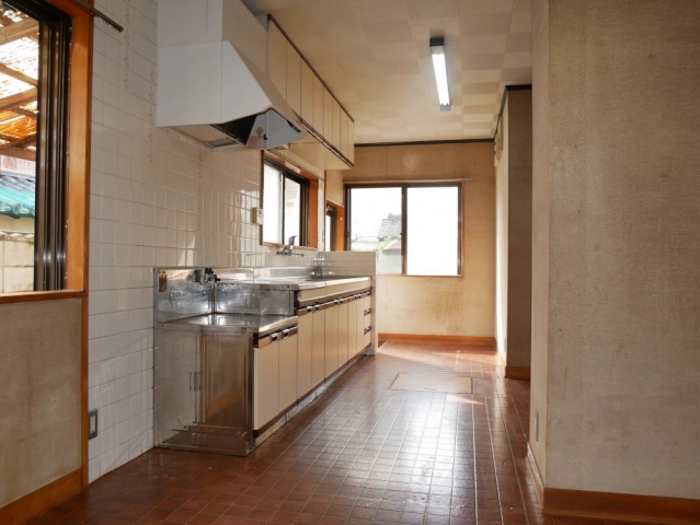 1990s concrete house in Hyogo