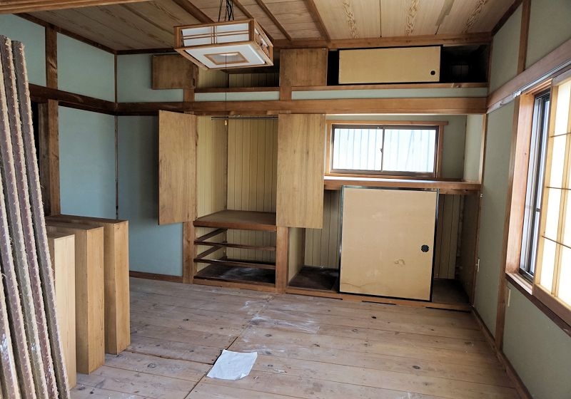 1970s wood house on a large plot in Tatsukushi, Tosashimizu