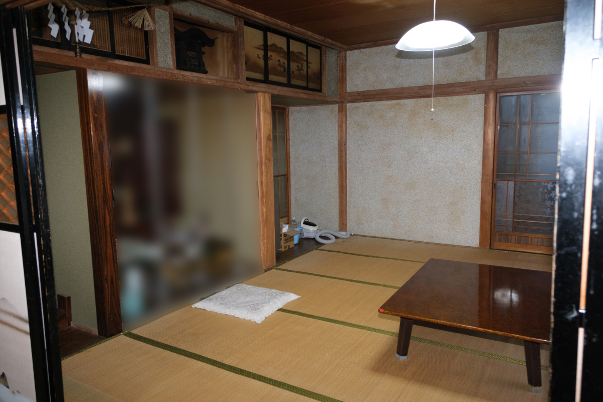 1960s wood house on a large plot in Yamagata