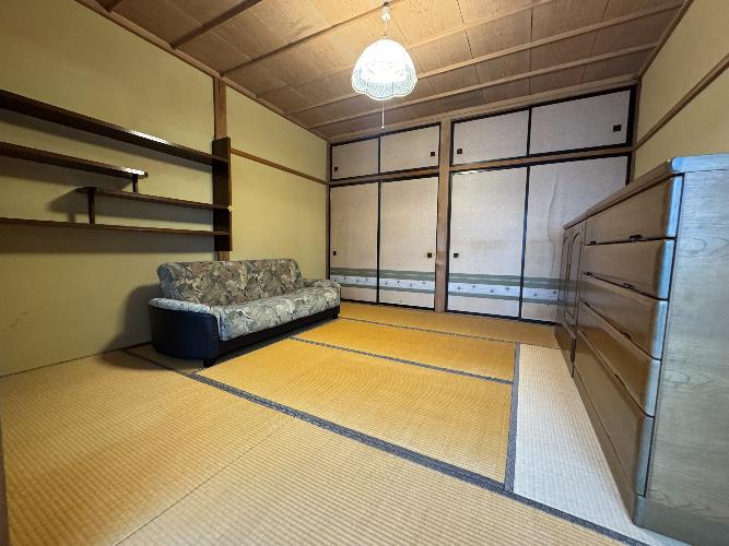 1960s wood house, 19-min walk to station, Tokamachi, Niigata