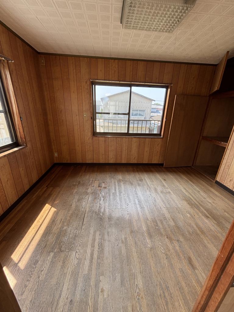 1990s wood house in Miyazaki