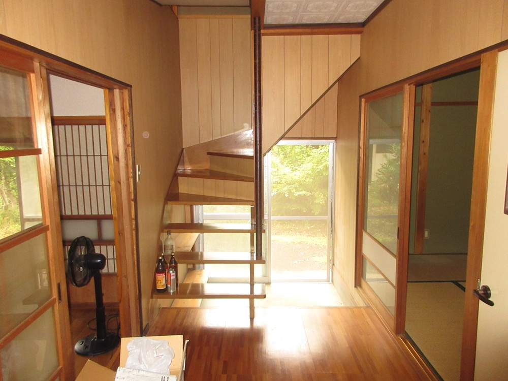 1950s wood house, 12-min walk to station, Iwate