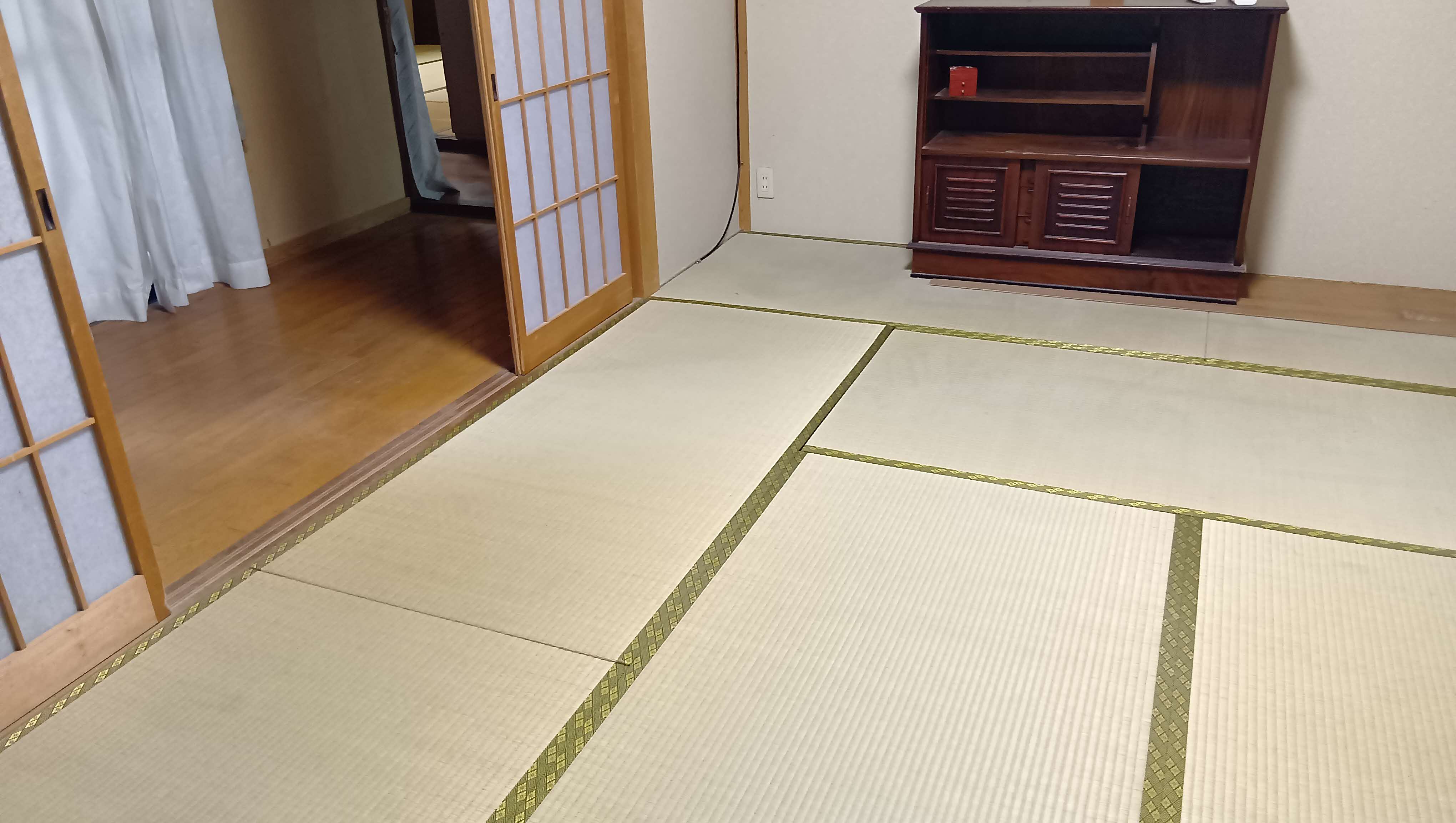 1960s wood house, 11-min walk to station, Tottori