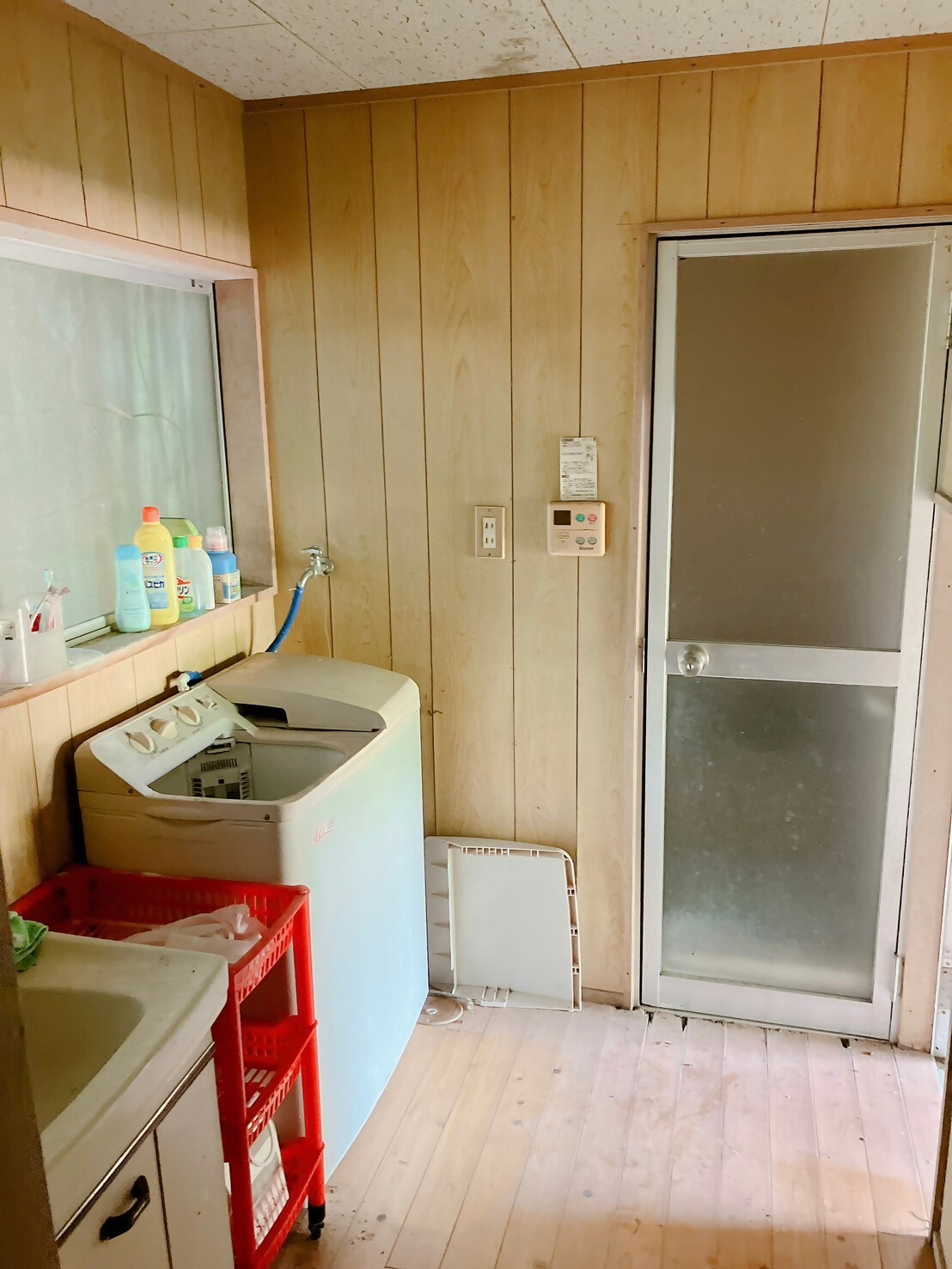 1950s wood house on a large plot in Sumiyoshi, Aira