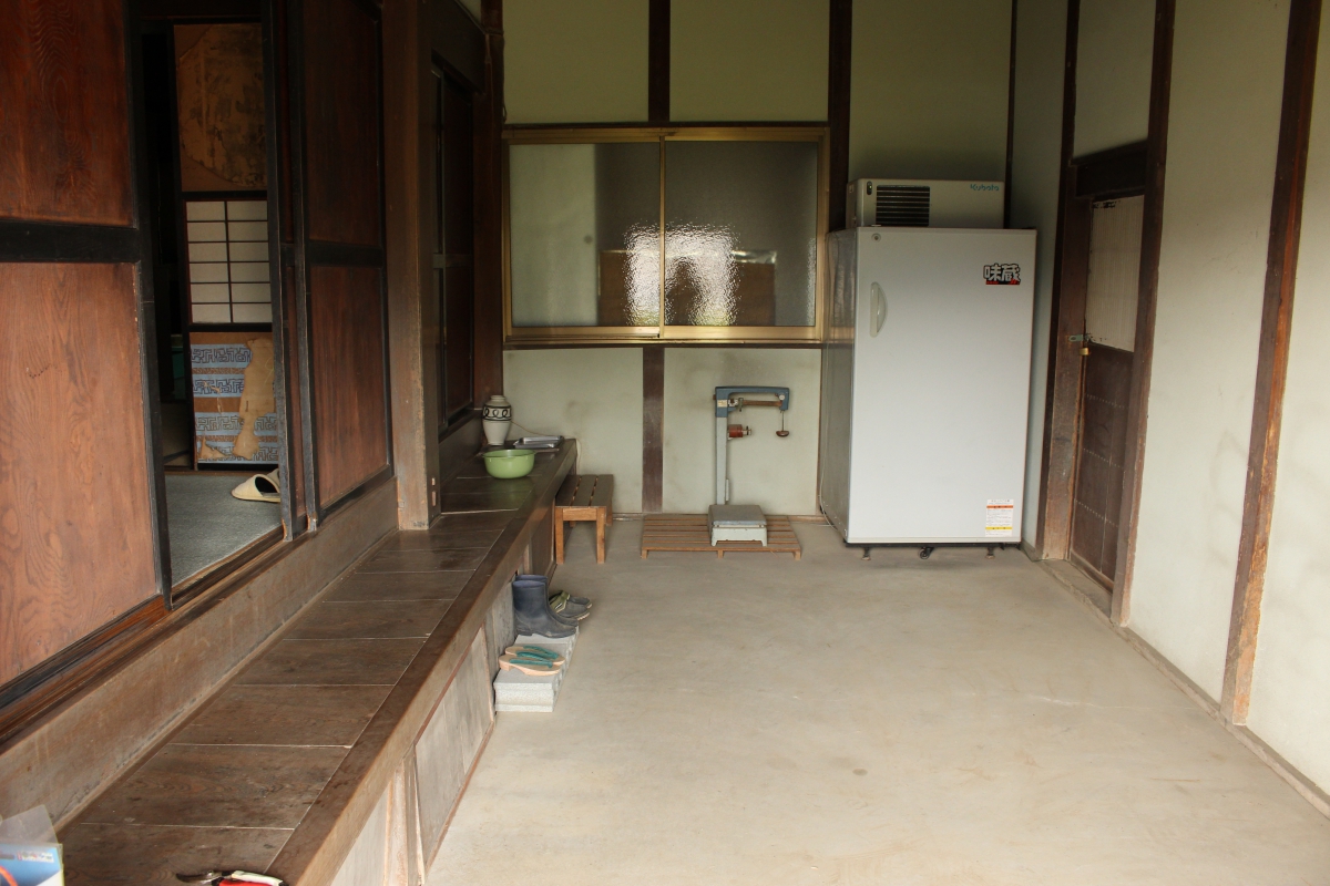 1860s wood house, 17-min walk to station, Ehime