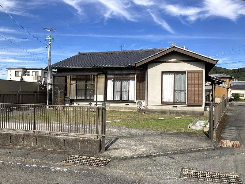 1990s wood house, 14-min walk to station, Shizuoka