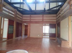 1980s wood house on a large plot in Niigata