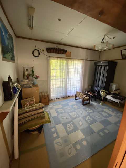 1970s concrete house in Shimane