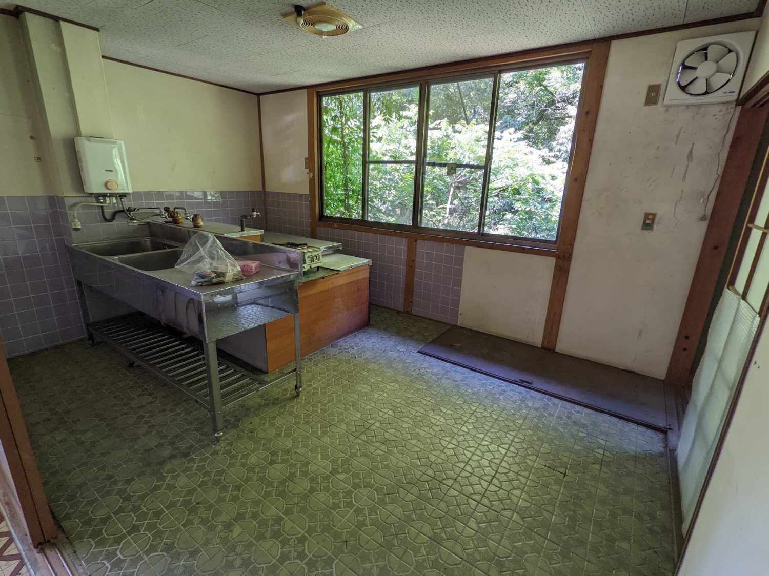 1980s steel-frame house in Hyogo