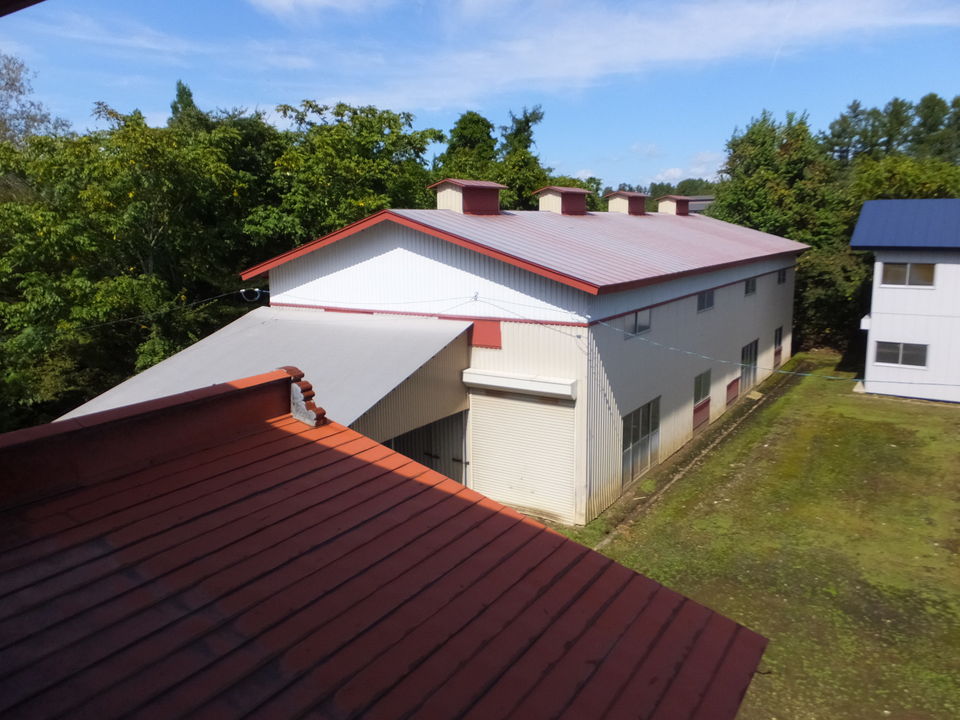 1980s wood house on a large plot in Iwate