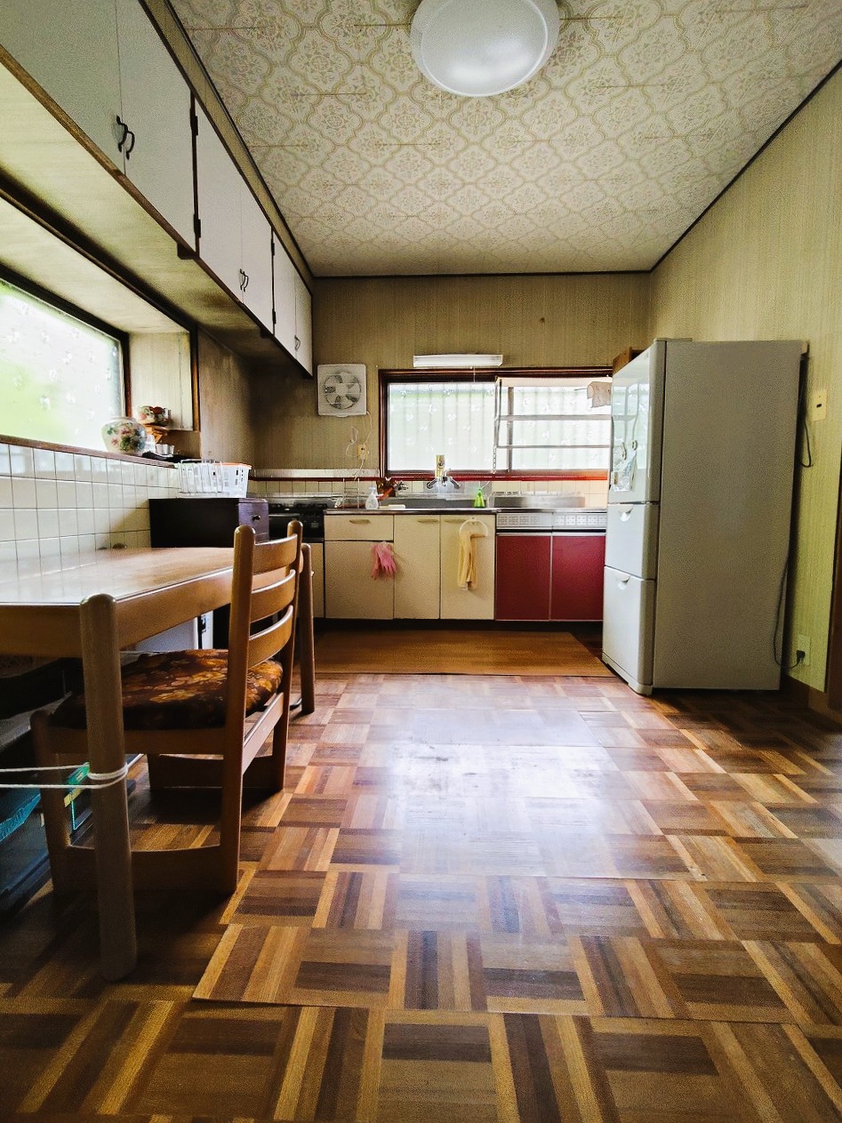 1990s wood house in Ehime