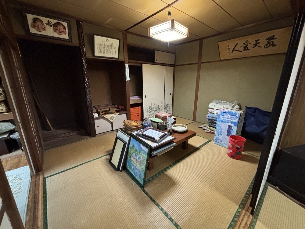 1970s wood house near the coast in Togata, Ibusuki