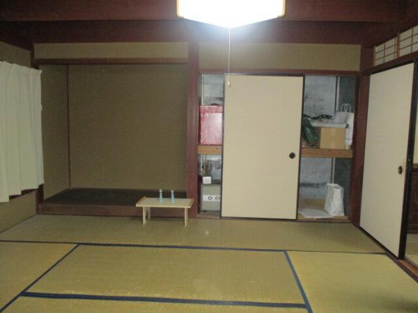 House, 14-min walk to station, Ehime