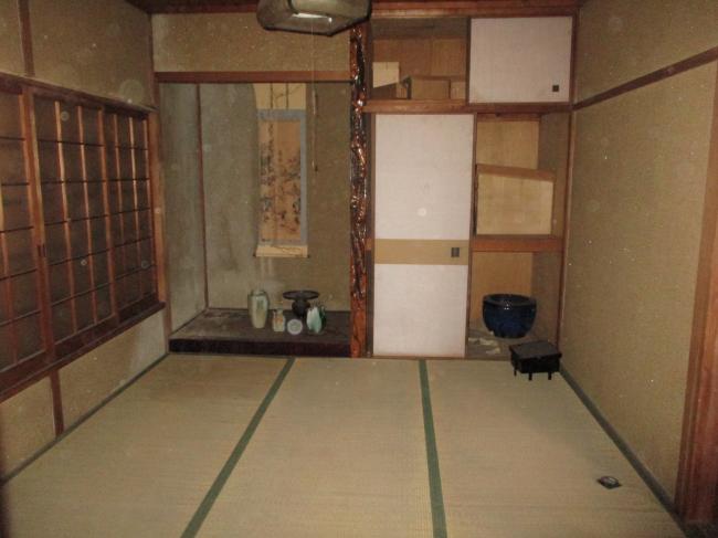 1980s wood house, 15-min walk to station, Okayama