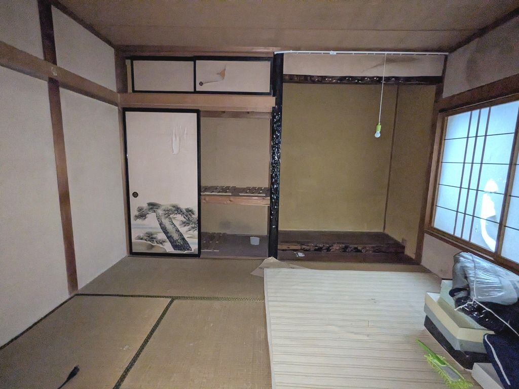 1970s wood house, 5-min walk to station, Aomori