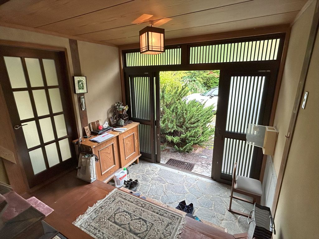 1950s wood house on a large plot in Mie