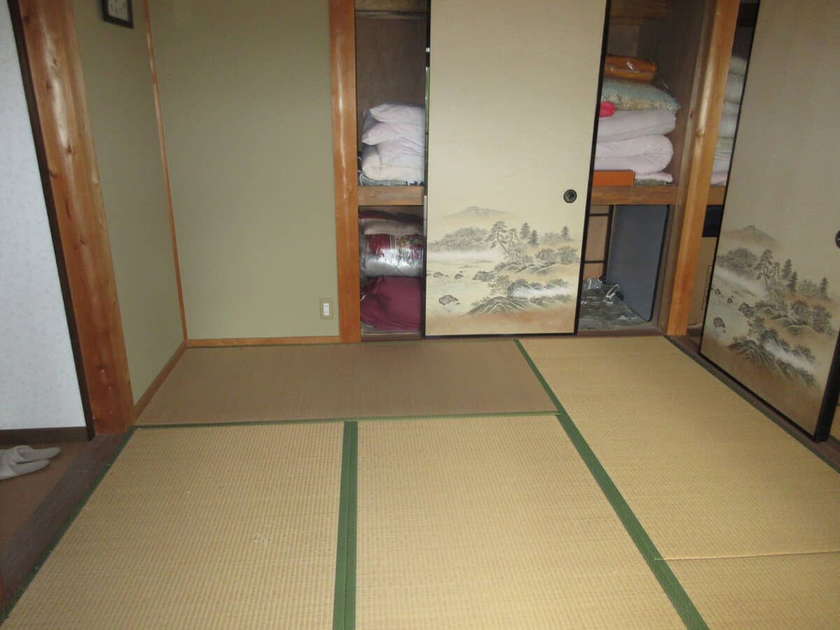 1990s wood house in Hiroshima