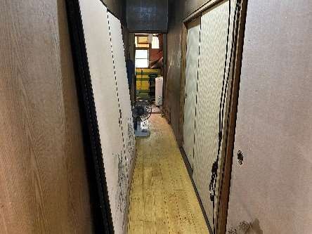 1960s wood house on a large plot in Shiromoto, Kinko
