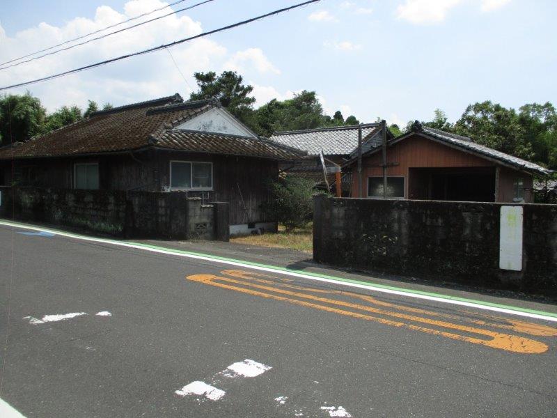 1960s wood house on a large plot in Kanoya, Kagoshima