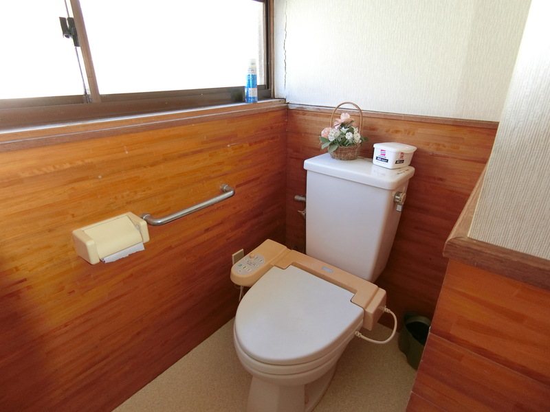 1960s wood house in Kochi