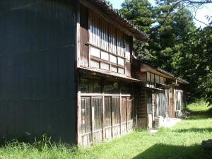 1960s wood house on a large plot in Niigata