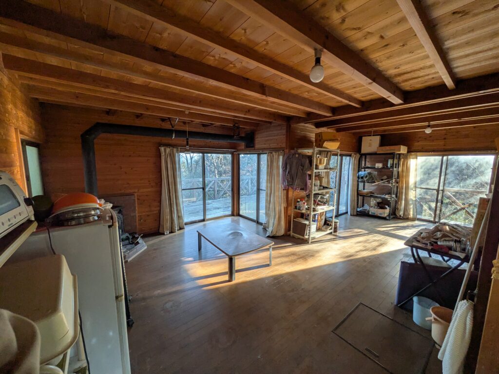 1990s wood house on a large plot in Nara