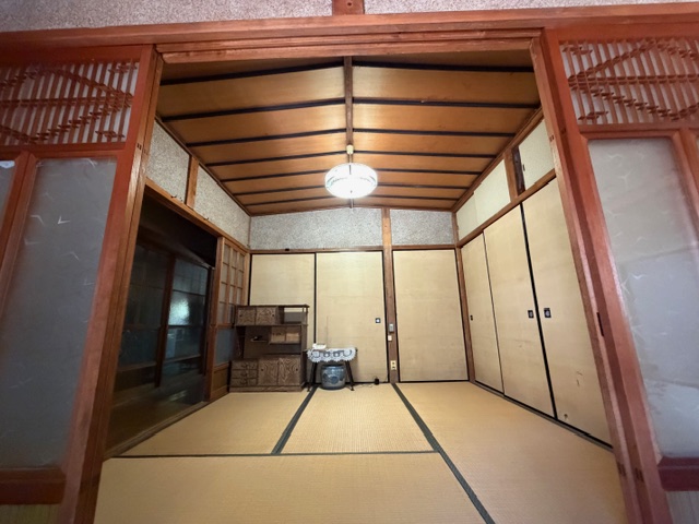 House with storehouse in Sekizen Okamura
