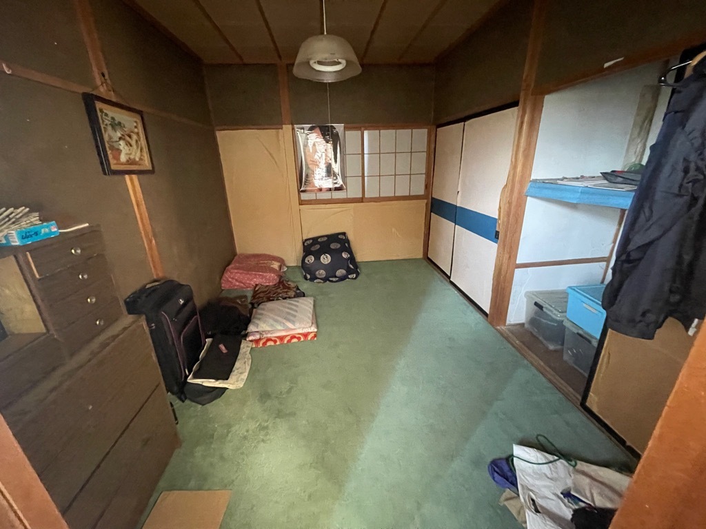 1970s wood house on a large plot in Nagano