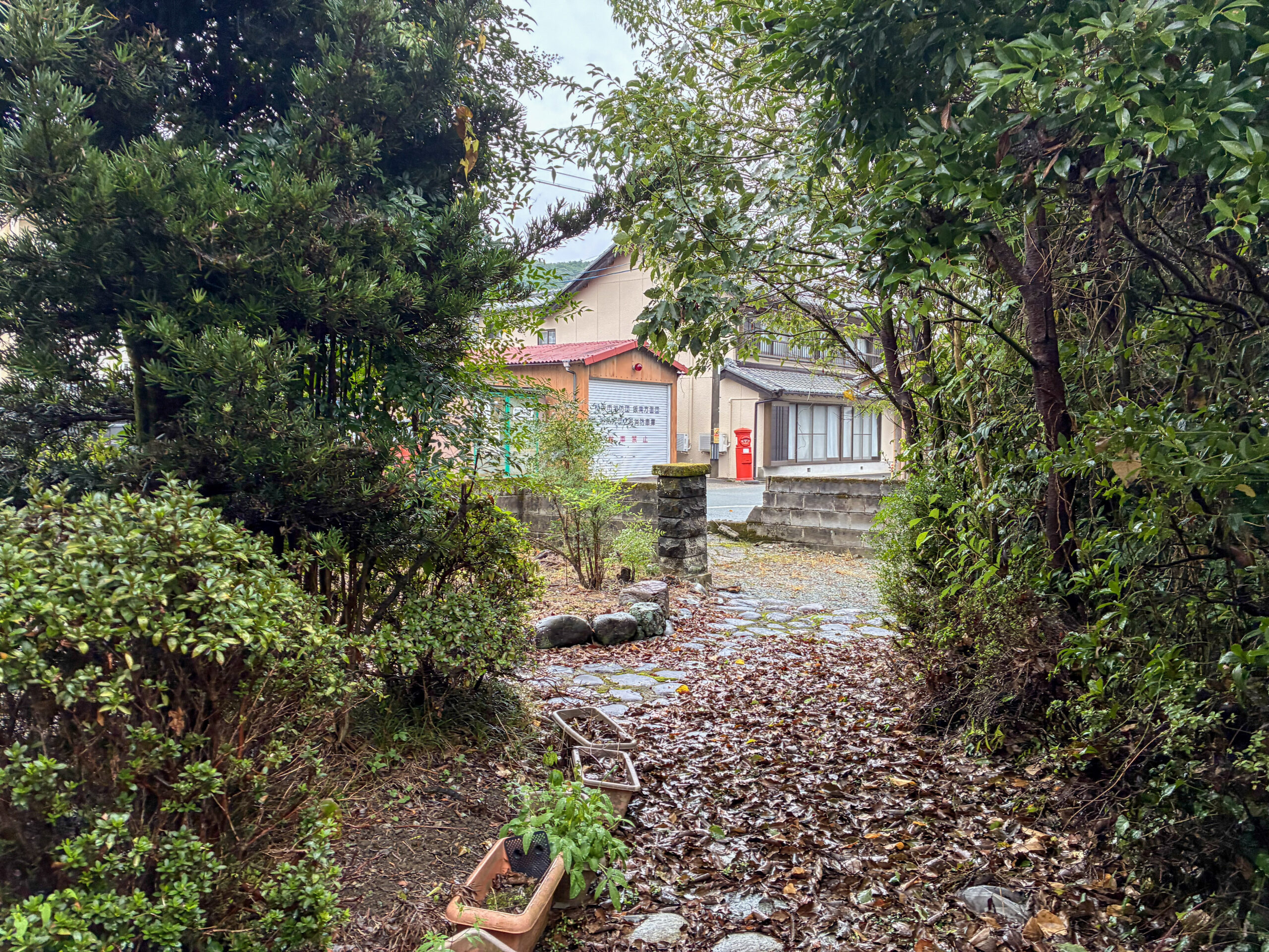 1970s wood house on a large plot in Matsusaka Kahada