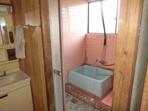 1980s wood house, 8-min walk to station, Kawanishi, Yusui