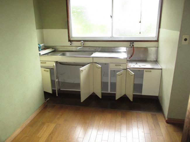 1970s house, 17-min walk to station, Okayama