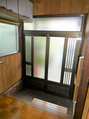 1970s wood house, 17-min walk to station, Shimane