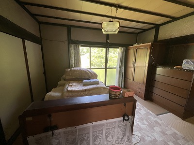 1950s wood house with storehouses in Kitahiroshima
