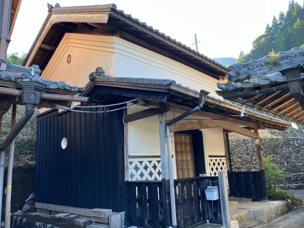 1970s wood house with storehouses in Nara