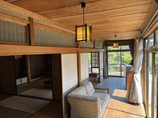 1980s wood house with storehouses in Kumamoto