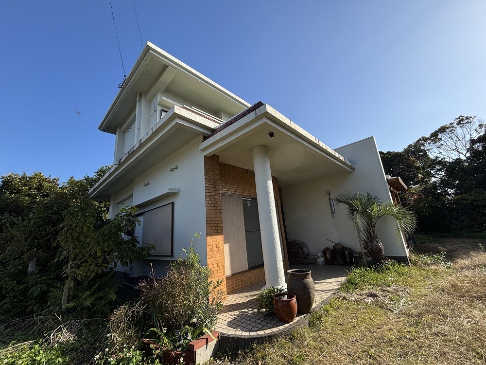 Concrete house in Kaimonkawashiri, Ibusuki, farmland, approval needed