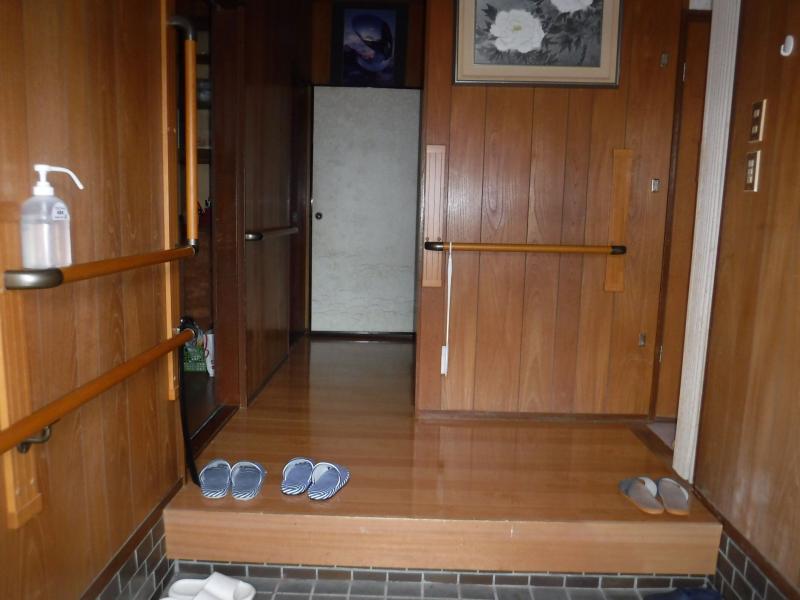 1970s wood house, 12-min walk to station, Mie